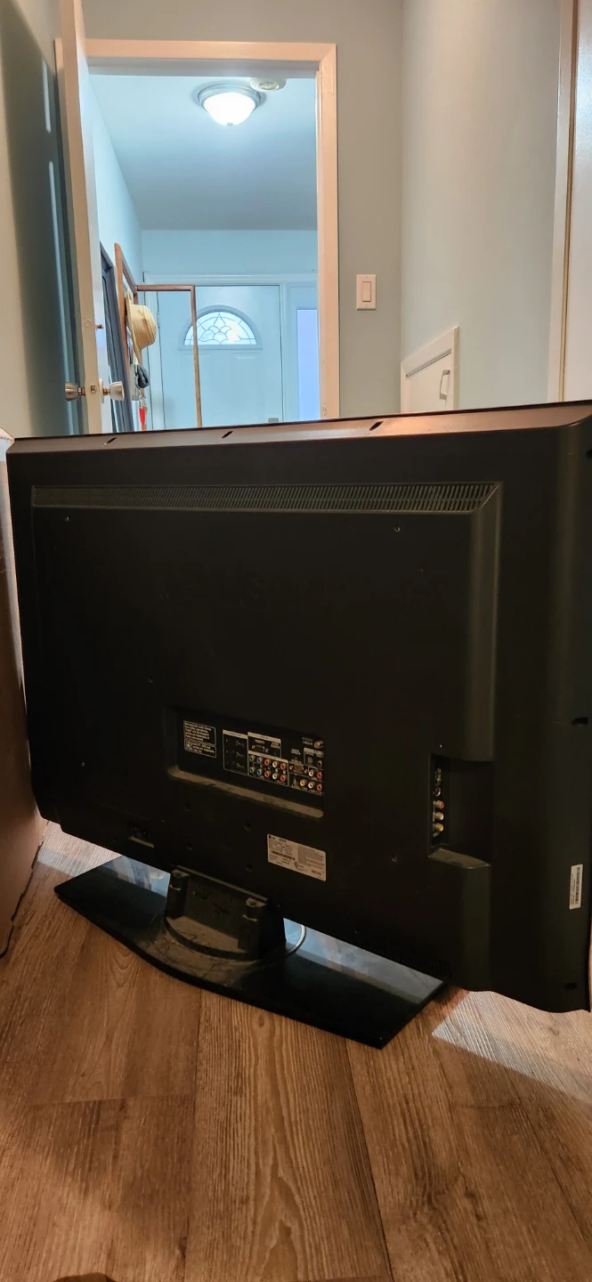 LG 45" TV - photo 4