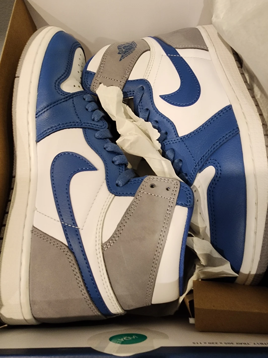 Pre owned/used Nike Air Jordan 1 High OG - True Blue - photo 2