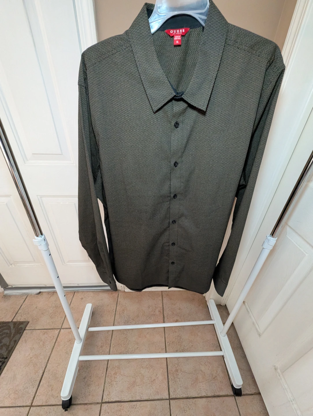 GUESS Los Angeles Men's XL Button-Up Shirt - photo 4