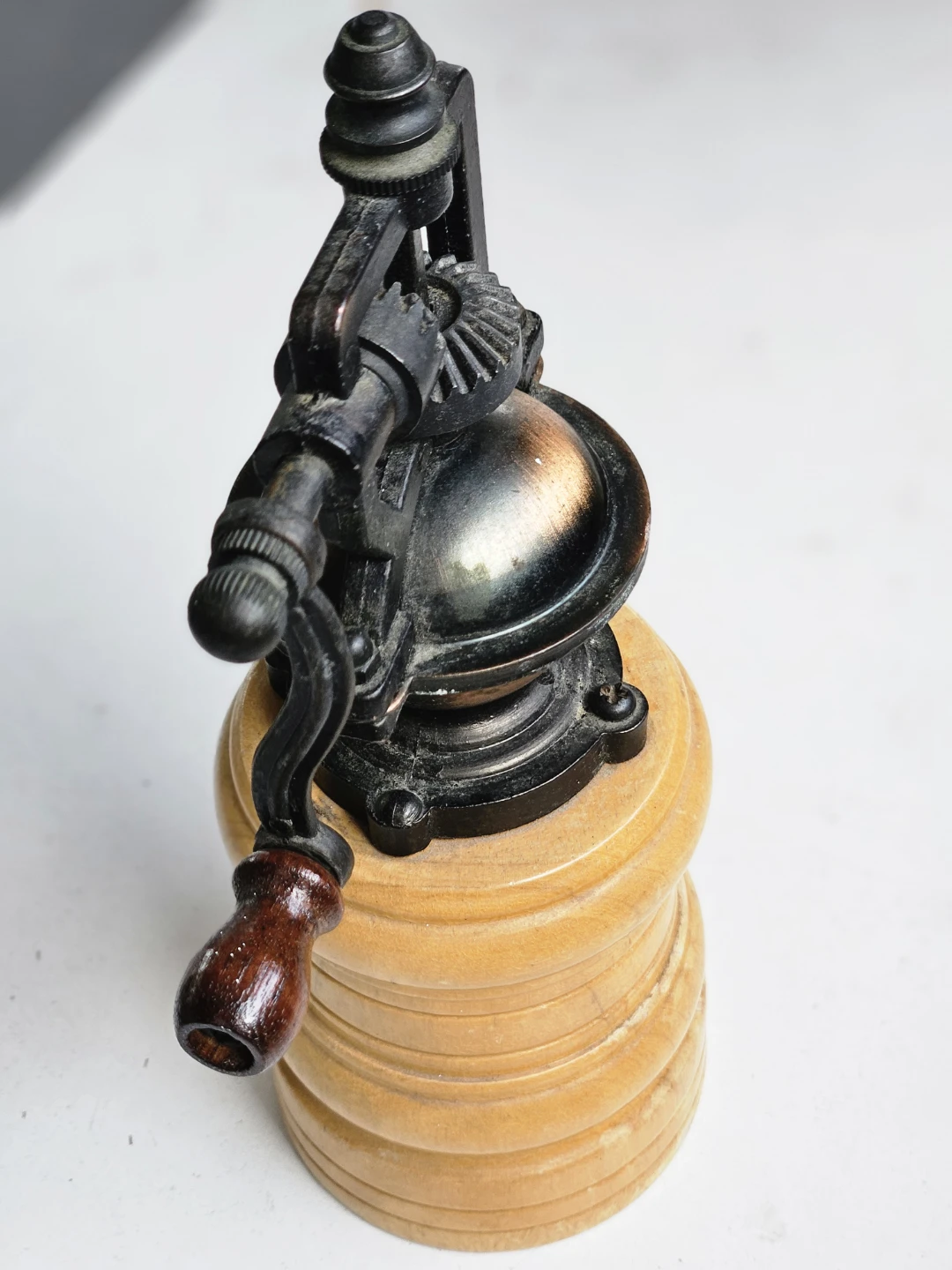 Vintage Manual Pepper Mill Grinder - photo 2