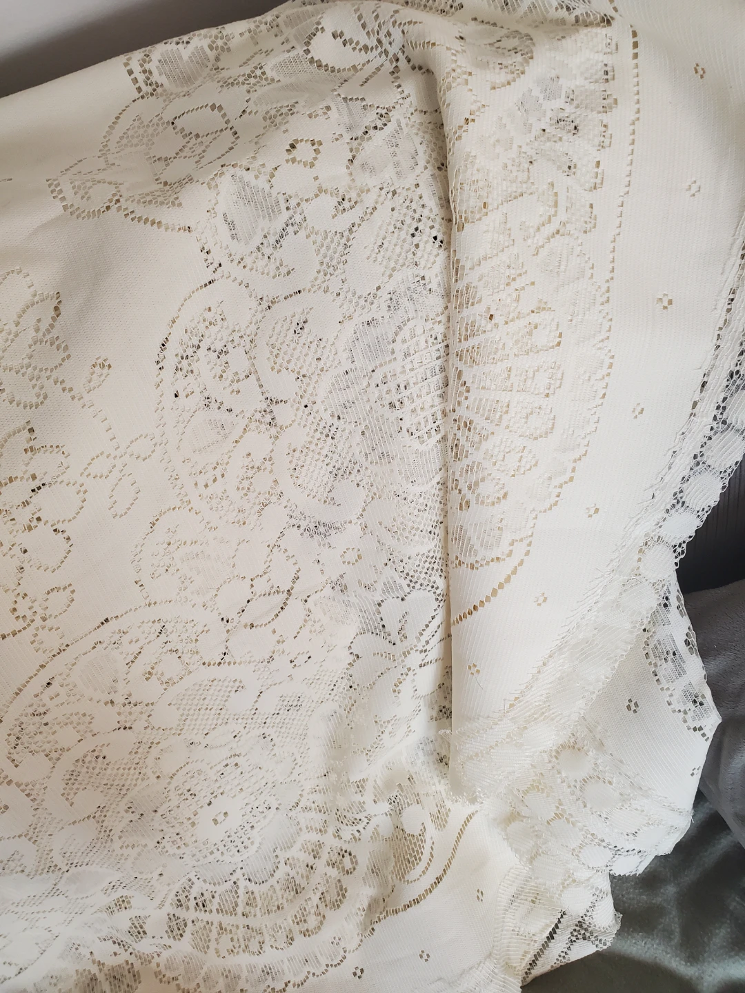 Large Oval Long Lace Tablecloth...Euc - photo 5