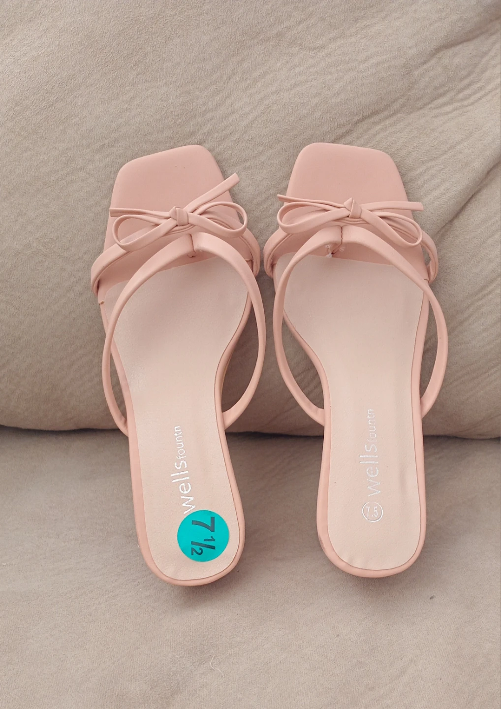 Wells Women's Pink Bow Heels Size 7.5