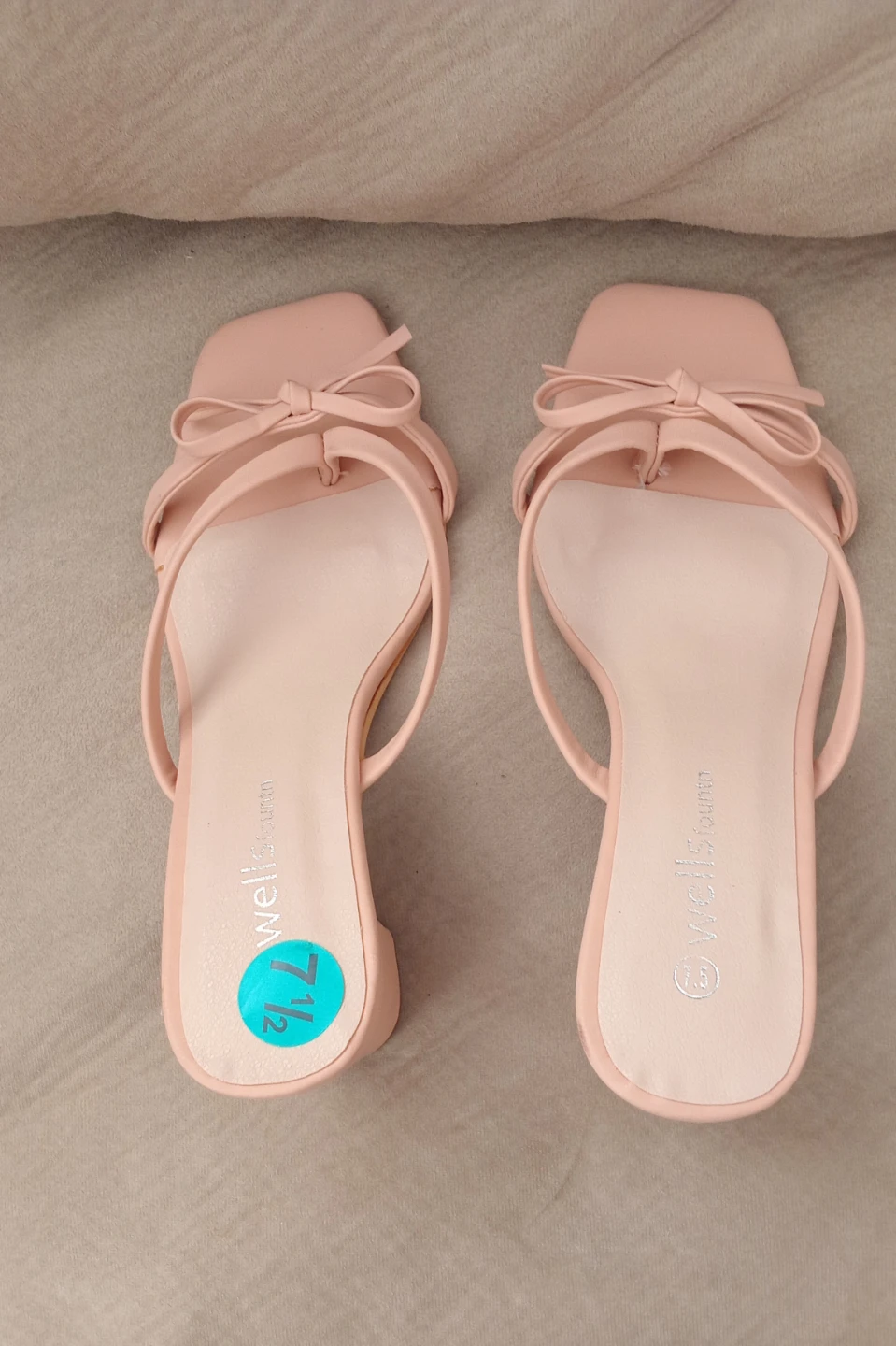 Wells Women's Pink Bow Heels Size 7.5 - photo 2