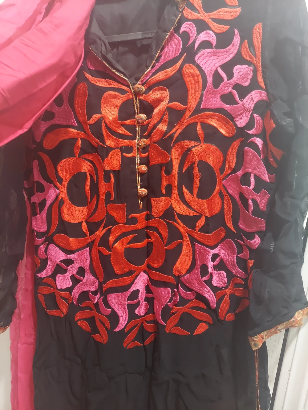 Black Kurti with Pink Dupatta - photo 3