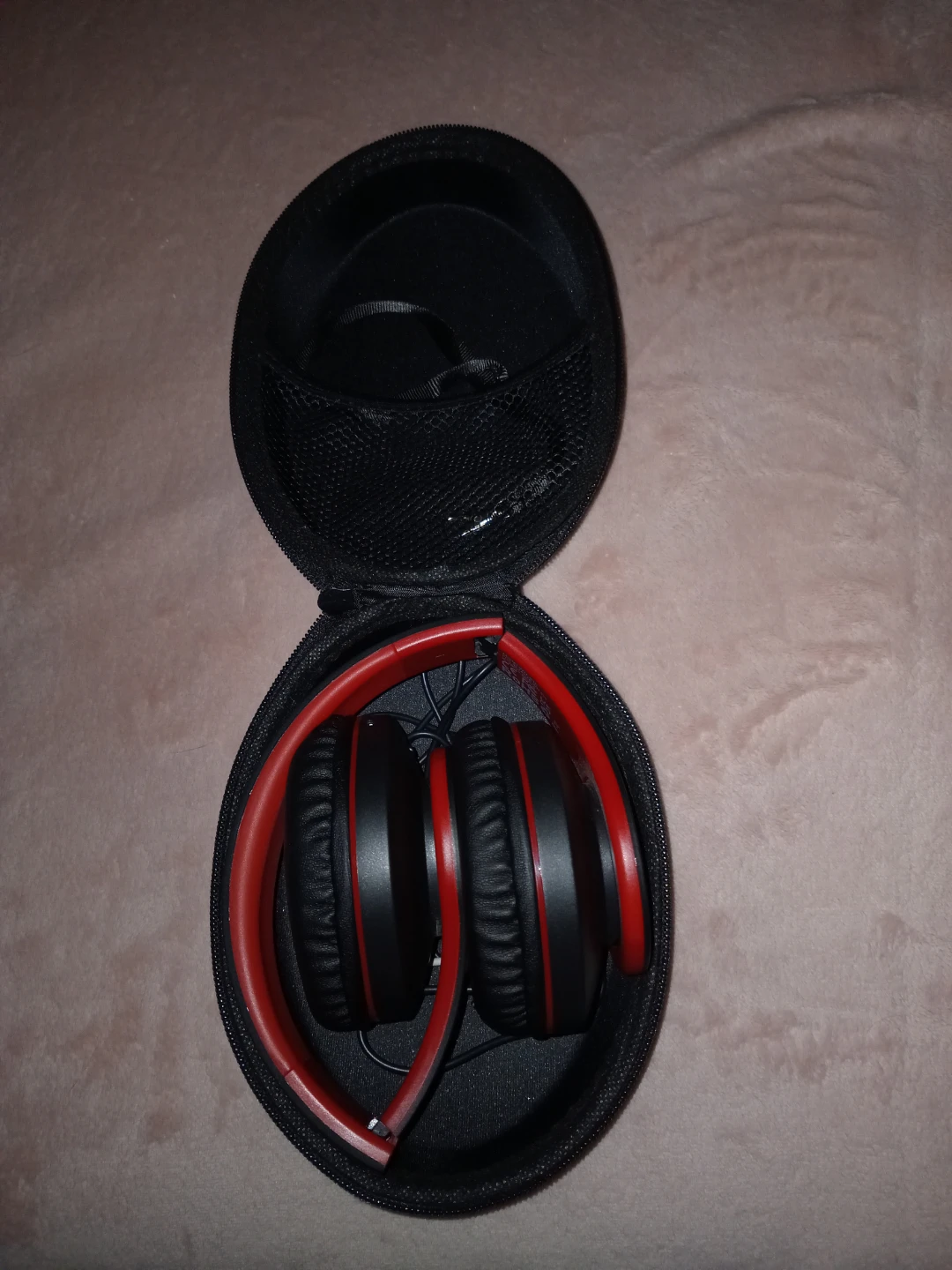 ZIHNIC Red and Black Over-Ear Headphones with Case - photo 4