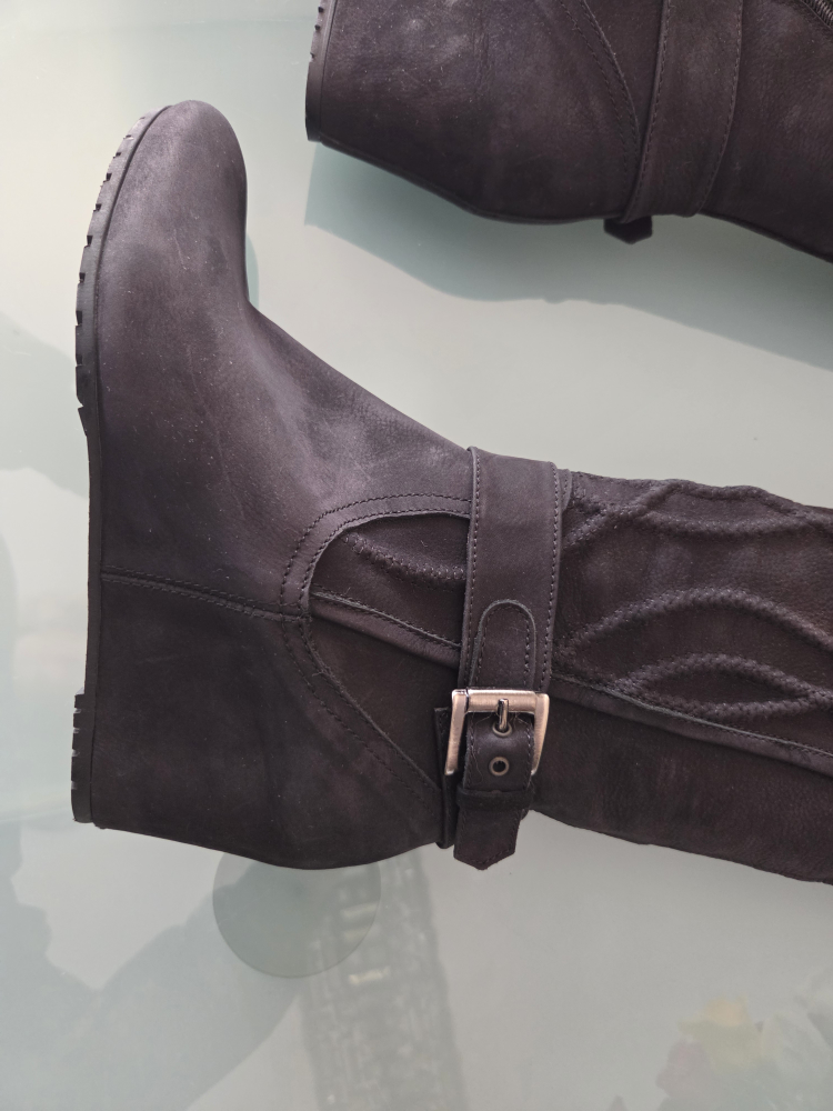 Black Wedge Boots with Buckle Detail - photo 3