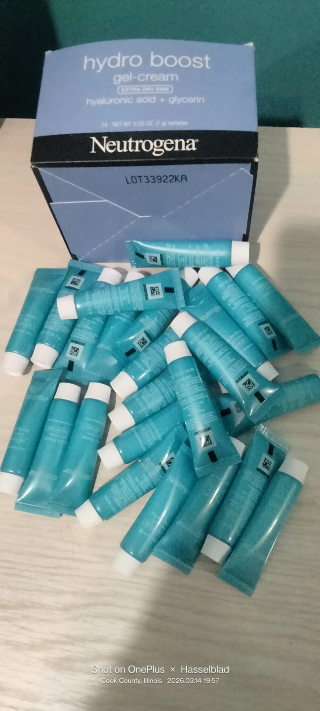 Neutrogena Hydro Boost Gel-Cream Sample Tubes (24 count)