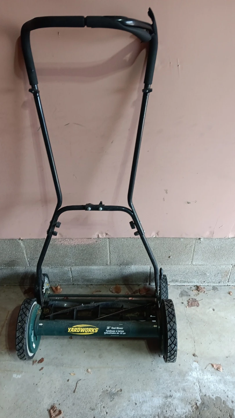 Yardworks 18" Reel Mower 🥕