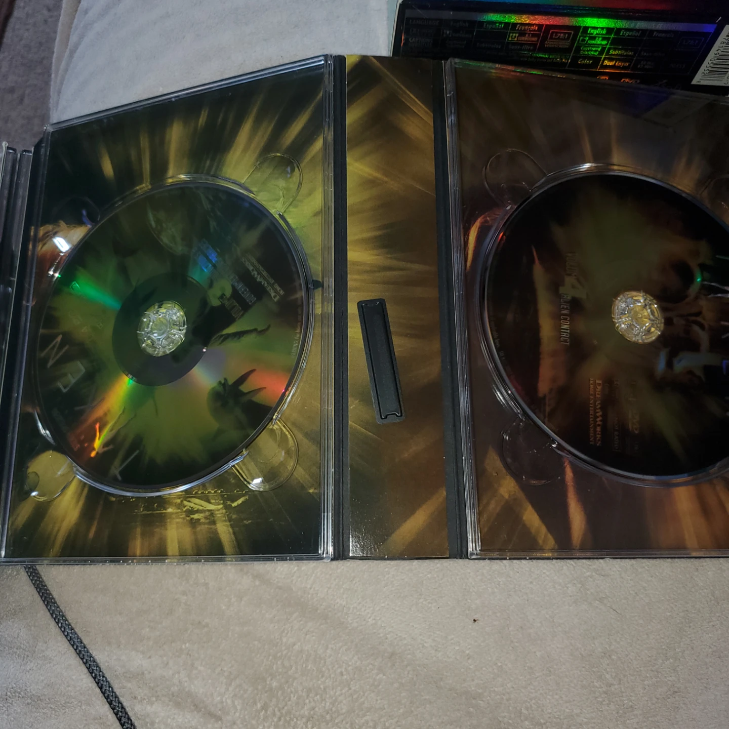 Steven Spielberg Presents Taken:  Epic Event DVD Set - photo 4