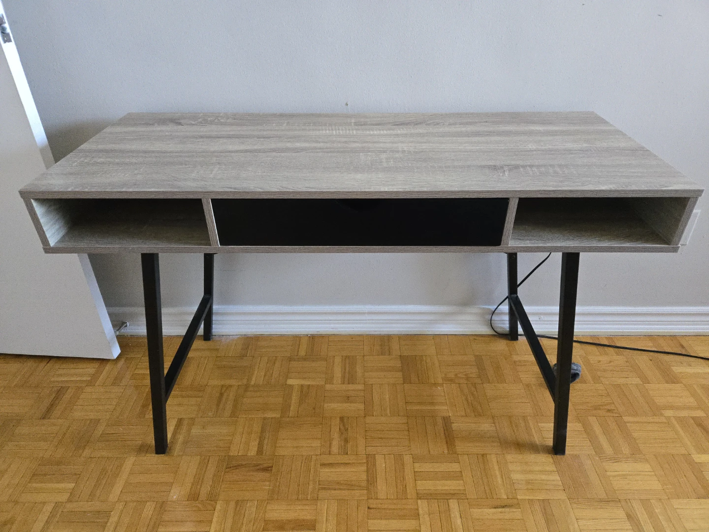 Modern Wood Grain Desk with Black Legs
