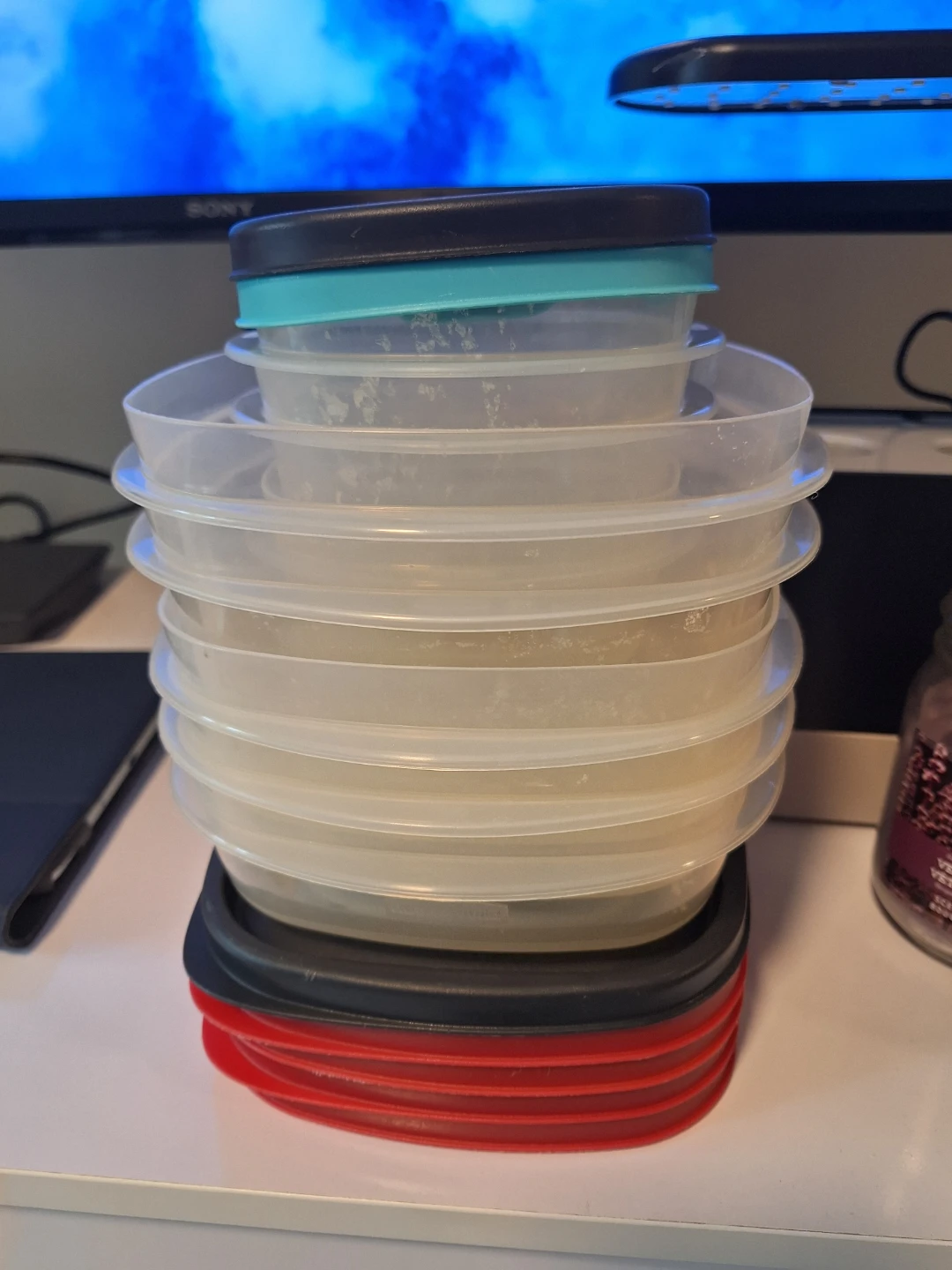 USED: Plastic Food Storage Containers