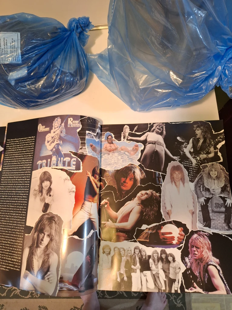 Ozzy Osbourne Theatre of Madness Black concert book - photo 5