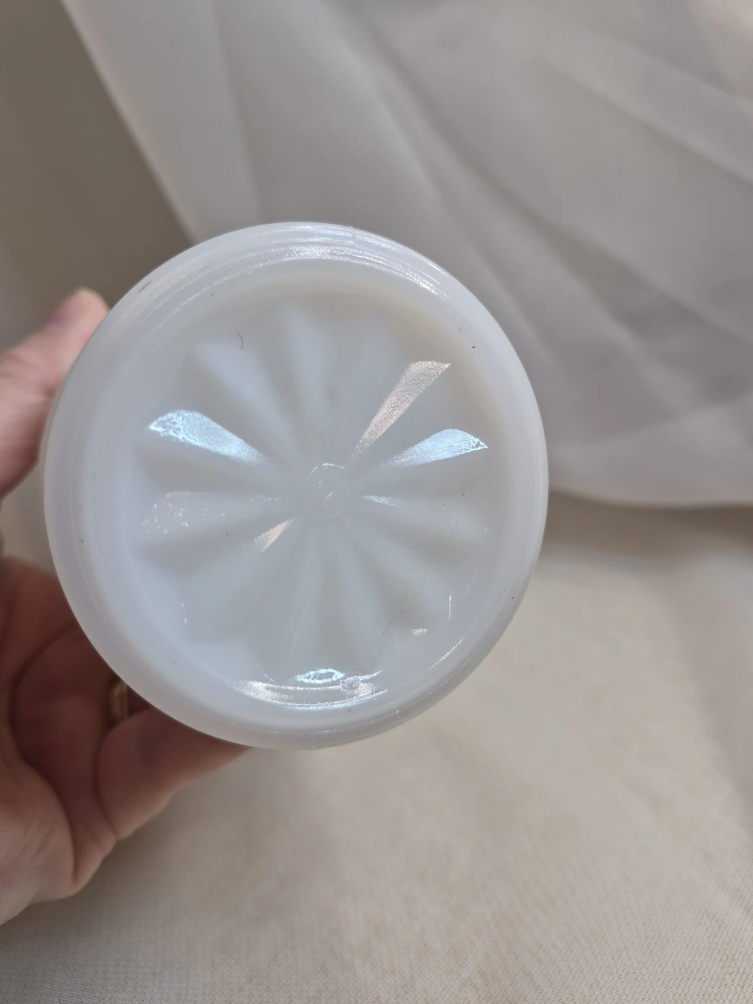 Beautiful Vintage Hazel Atlas White Milk Glass Vase - photo 3