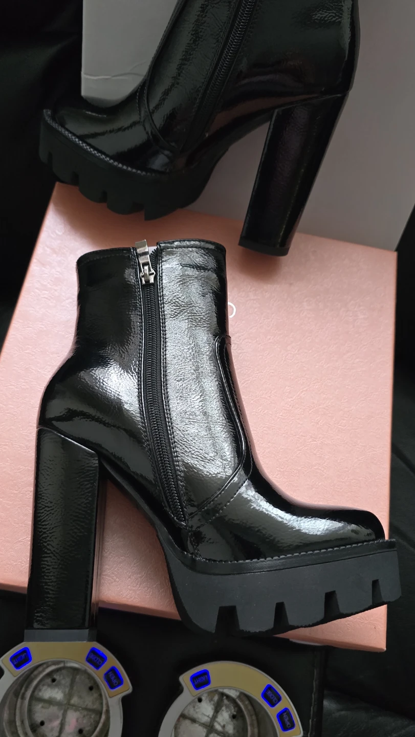 Brand new Women's High Glossy Black Chunky Boots - photo 5