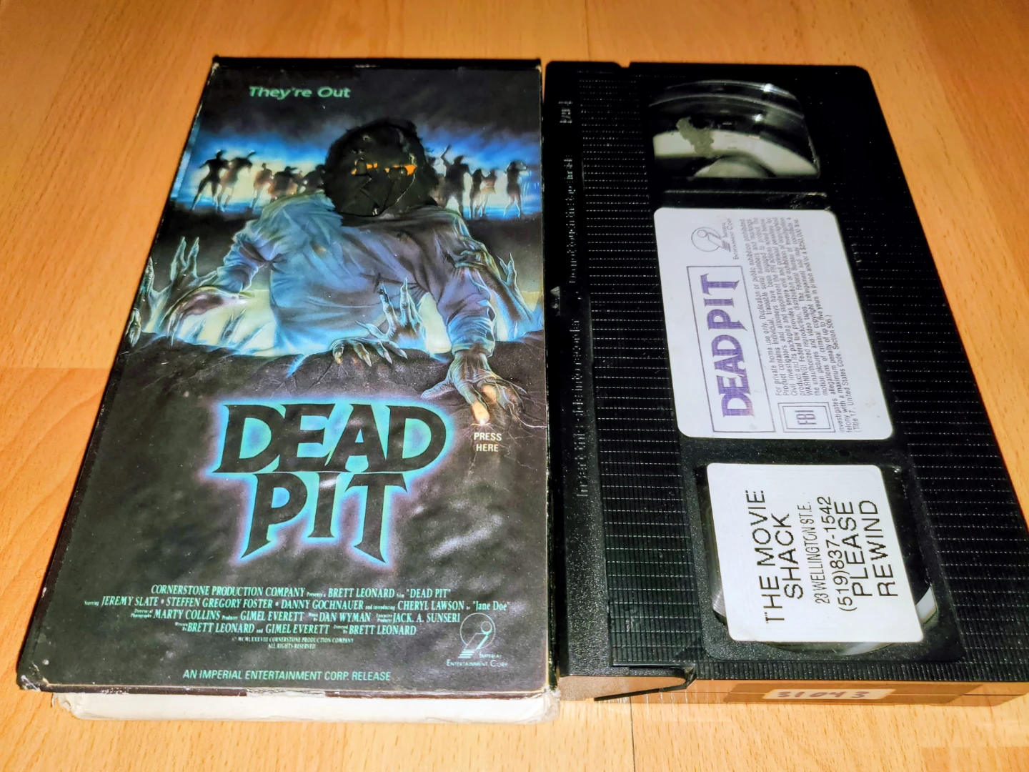 (Rare) VHS DEAD PIT Tape (Damage only on cover as seen)