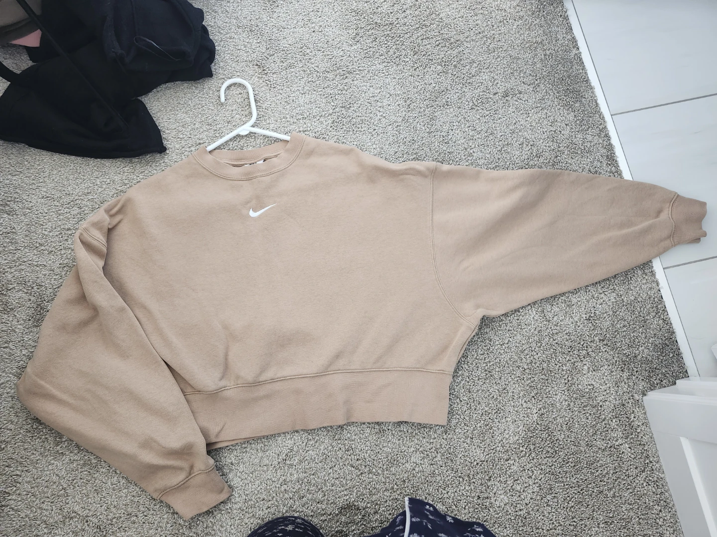 Nike Embroidered Cropped Sweatshirt XS