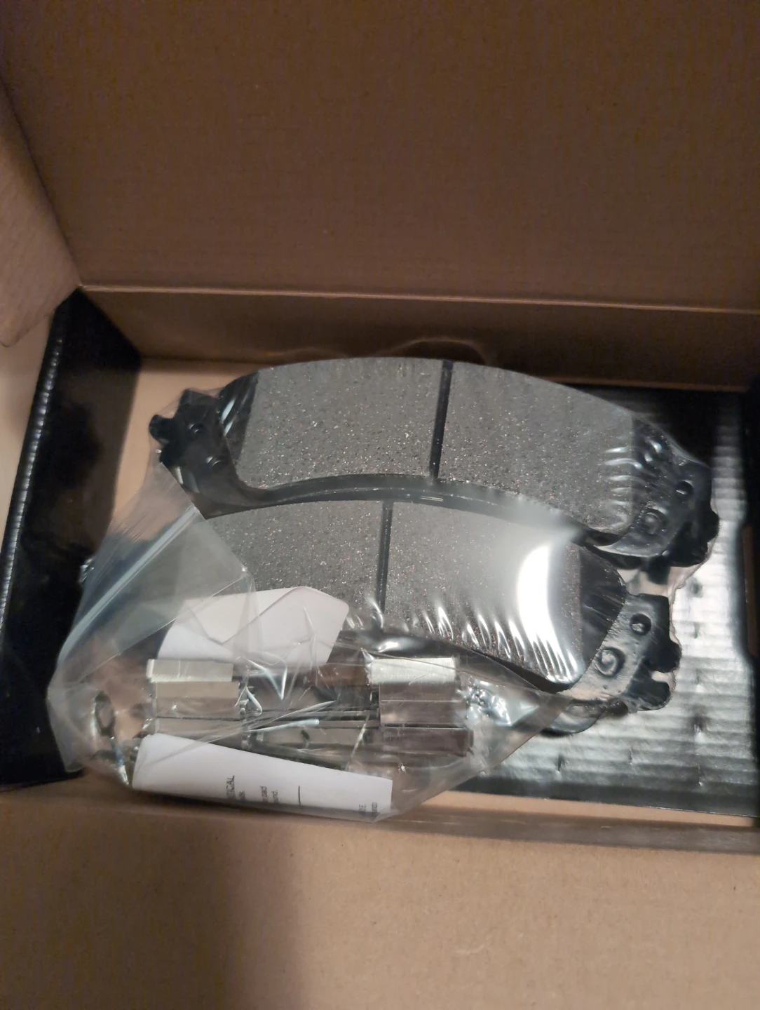 EHT 834H Disc Pad Set with Hardware - photo 2