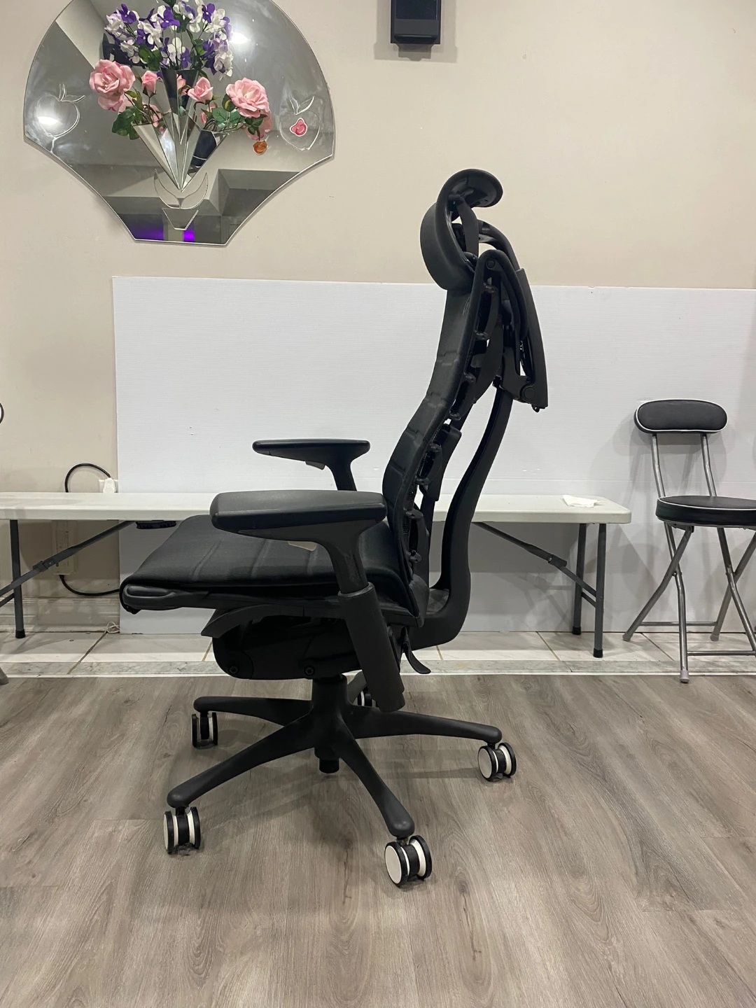 LG Embody Herman Miller Gaming Chair + Atlas Headrest - photo 2