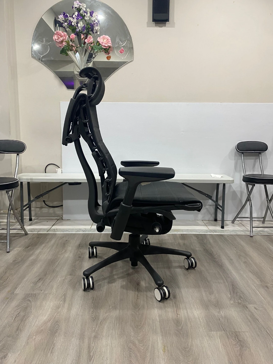 LG Embody Herman Miller Gaming Chair + Atlas Headrest - photo 4