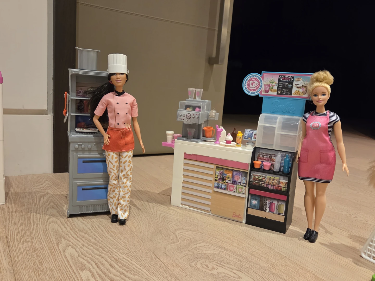 HUGE Barbie Bundle: Dreamhouse + 12 Sets & Accessories Mega Lot! - photo 4