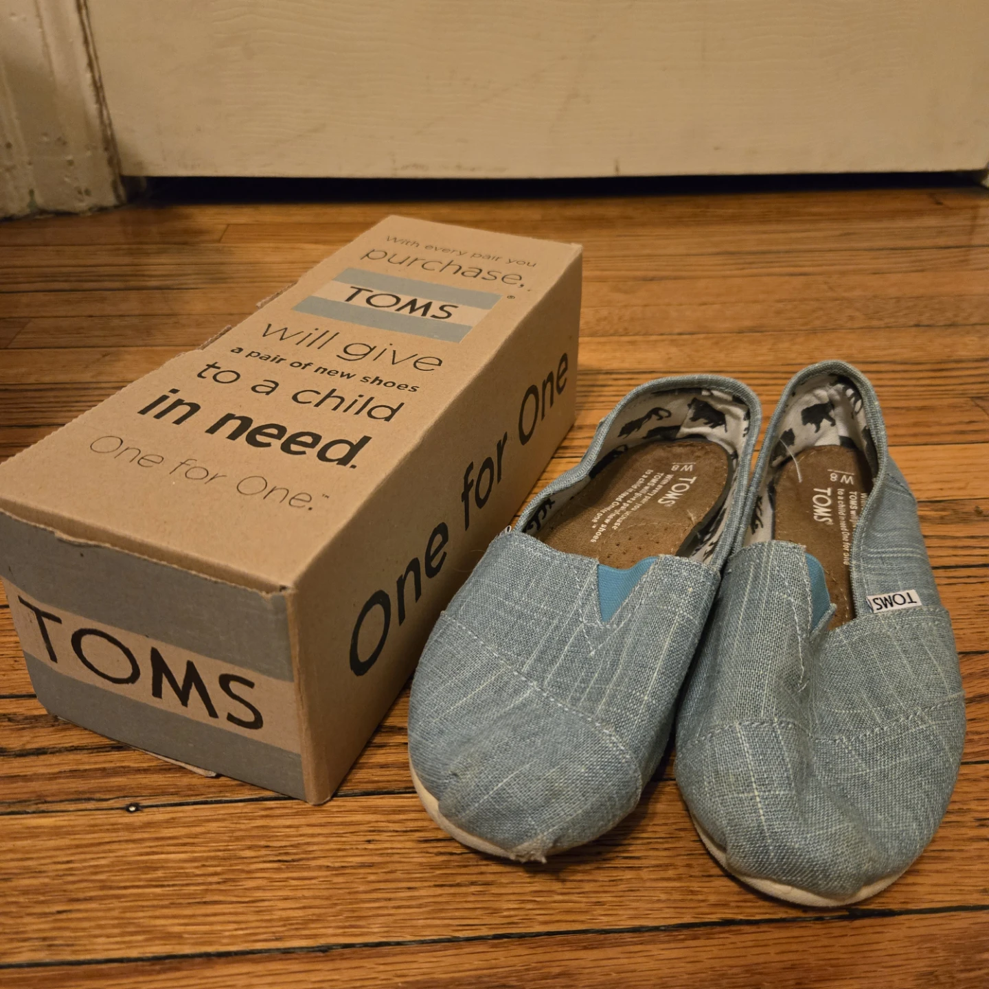 TOMS Women's Shoes Size 8