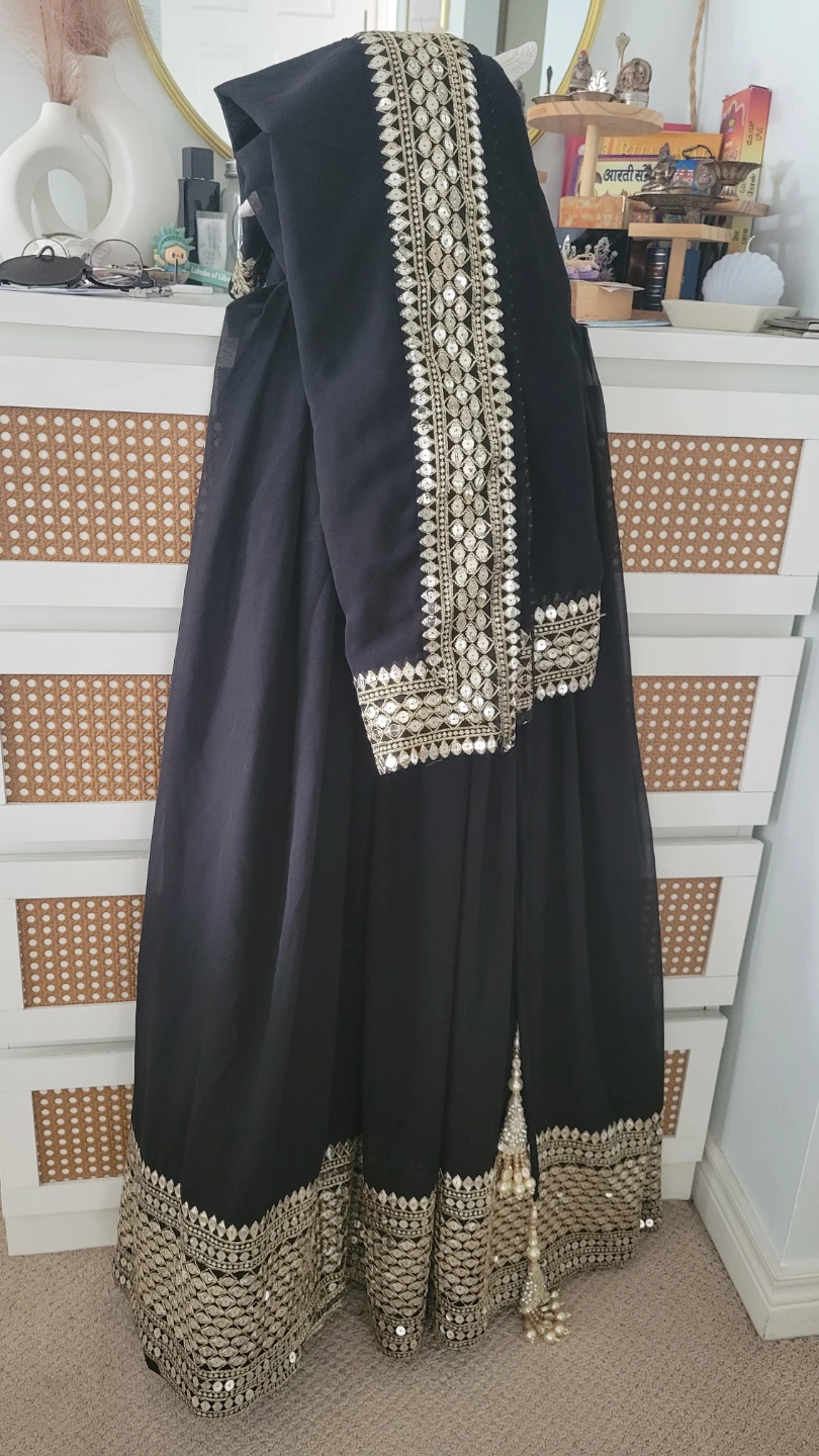 Black Embroidered Lehenga Skirt with Dupatta - photo 3