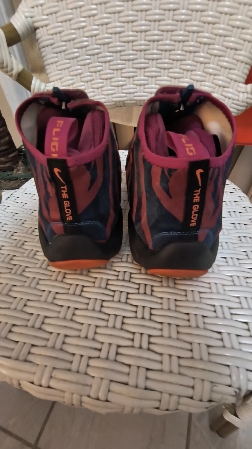 Nike The Glove Basketball Shoes - photo 2