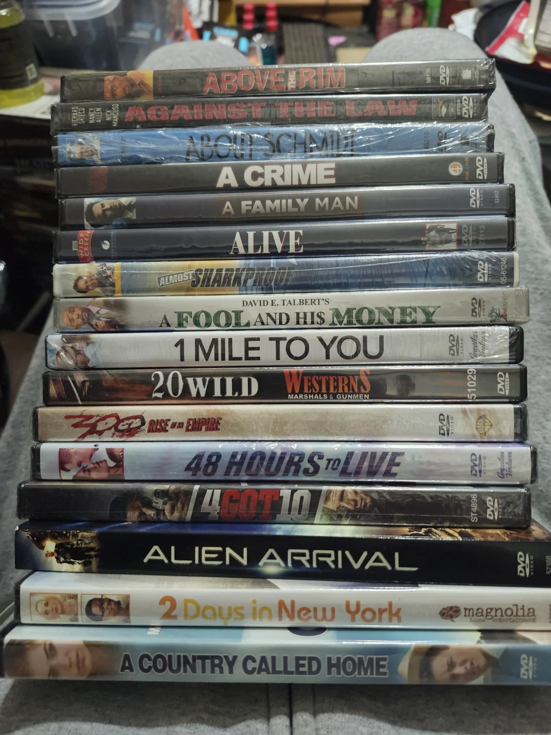 Lot of 17 DVDs: Action, Crime, Drama, Westerns