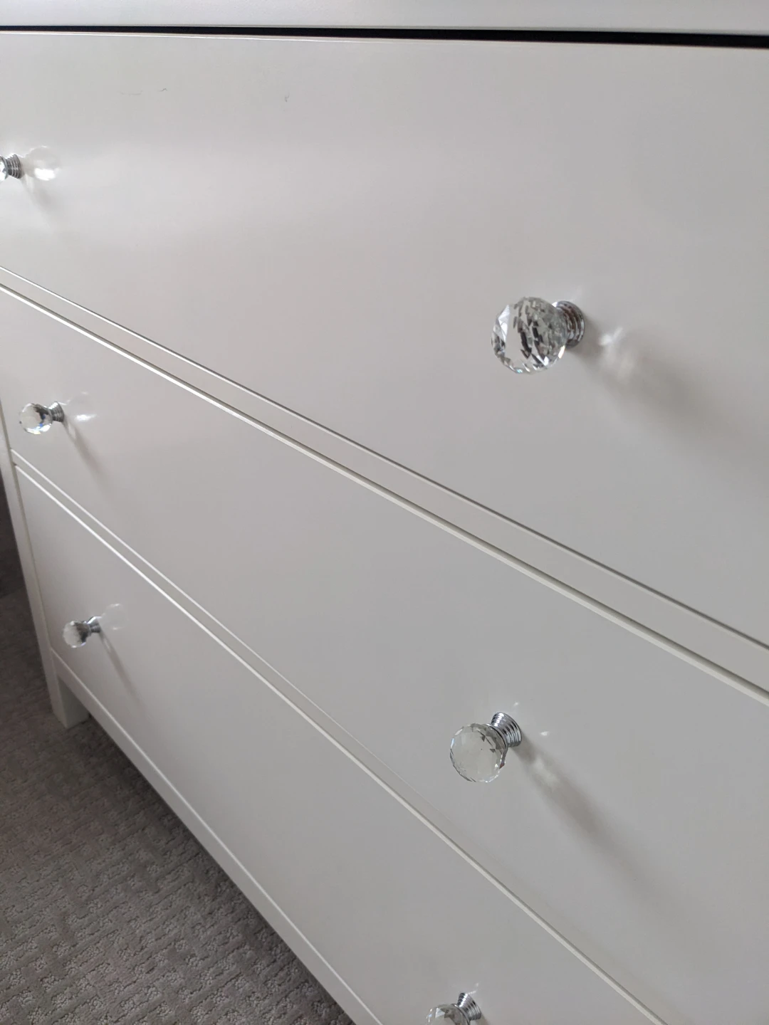 Stunning mirror and White 3-Drawer Dresser with Crystal Knobs - photo 2