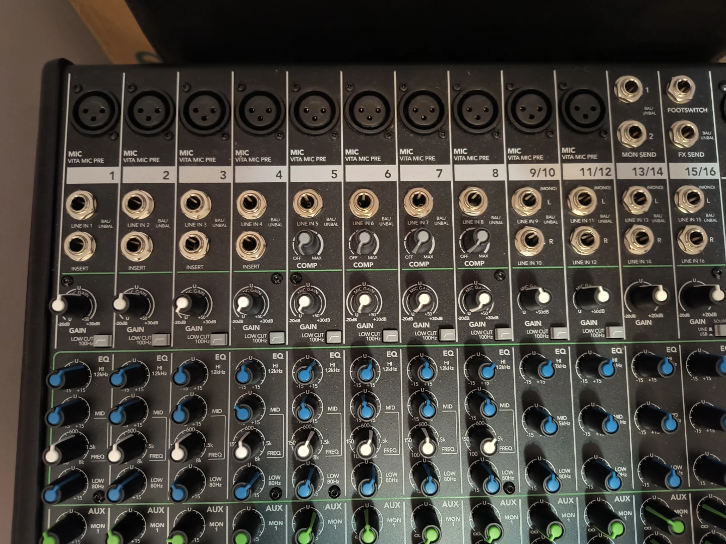 Mackie ProFX16v3 16-Channel Sound Mixer - photo 2
