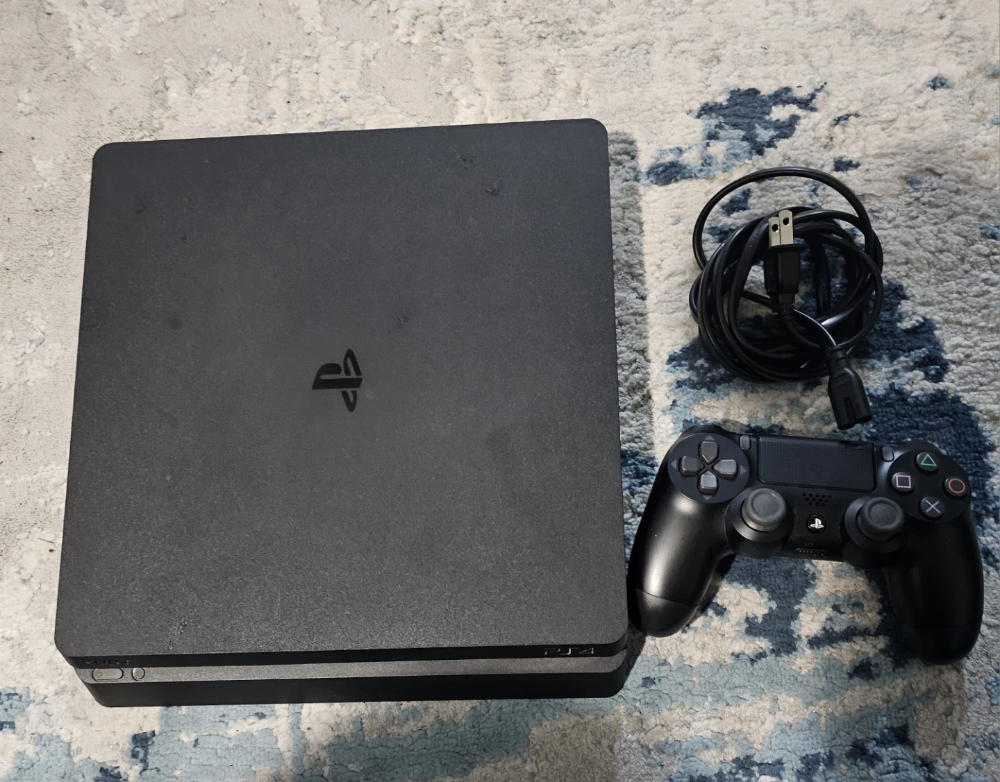 PS4 SLIM  low firmware 9.00 for sale $180