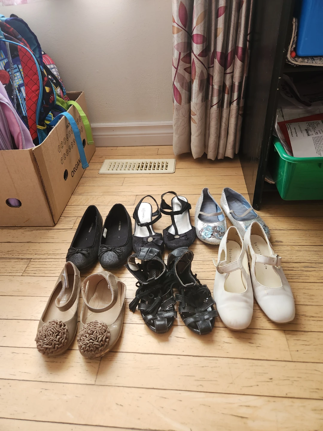 Girls shoes bundle. Size x-x. Good condition.  Cheap