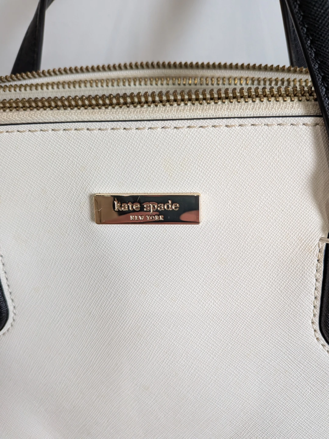 Kate Spade New York Satchel - Great Exterior Condition! - photo 3