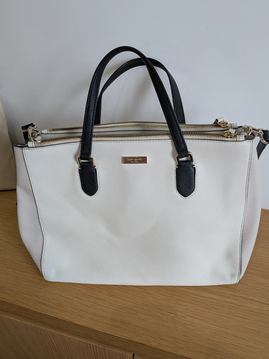 Kate Spade New York Satchel - Great Exterior Condition! - photo 4