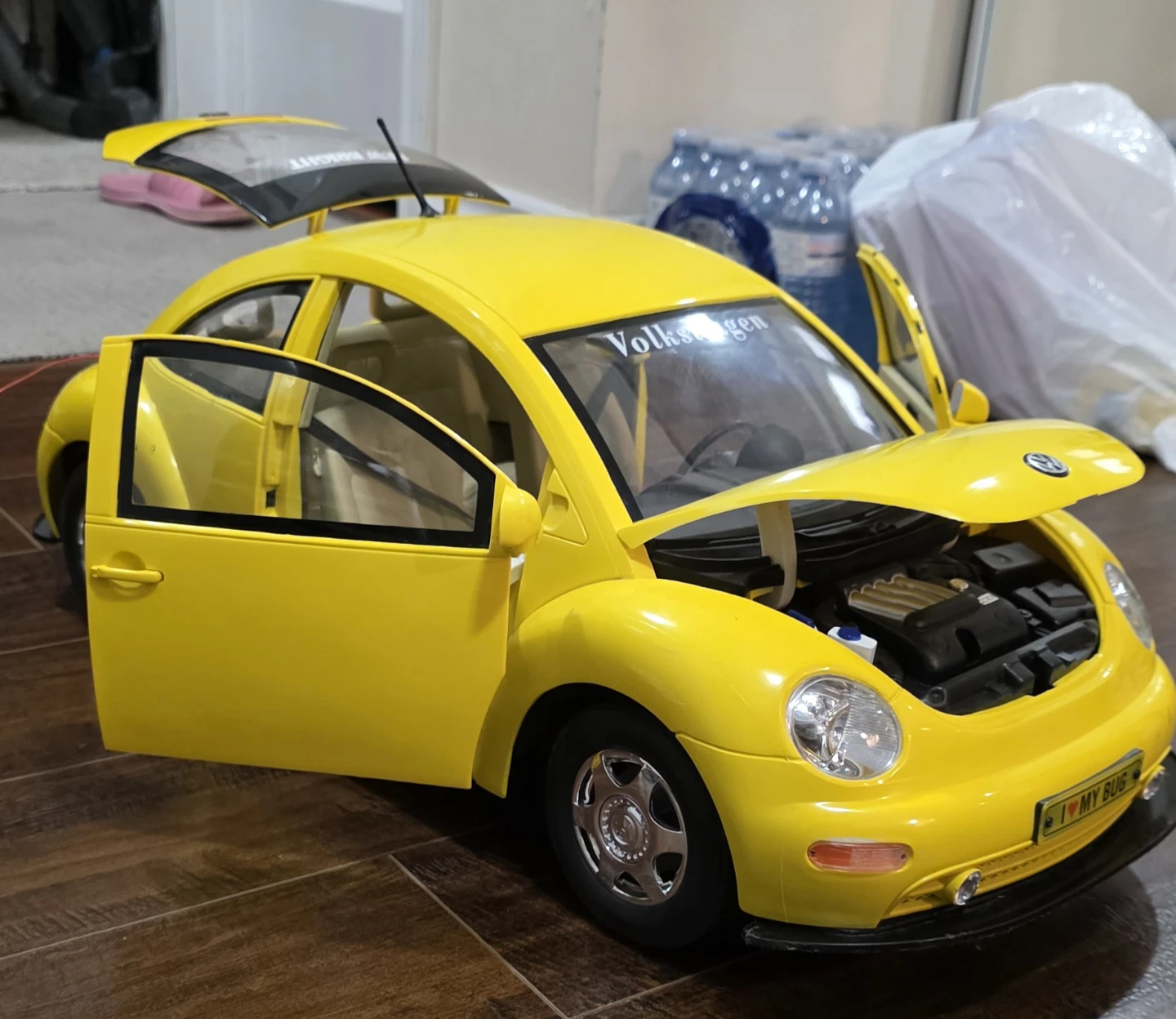 Yellow Volkswagen Beetle Remote Control Car - photo 2
