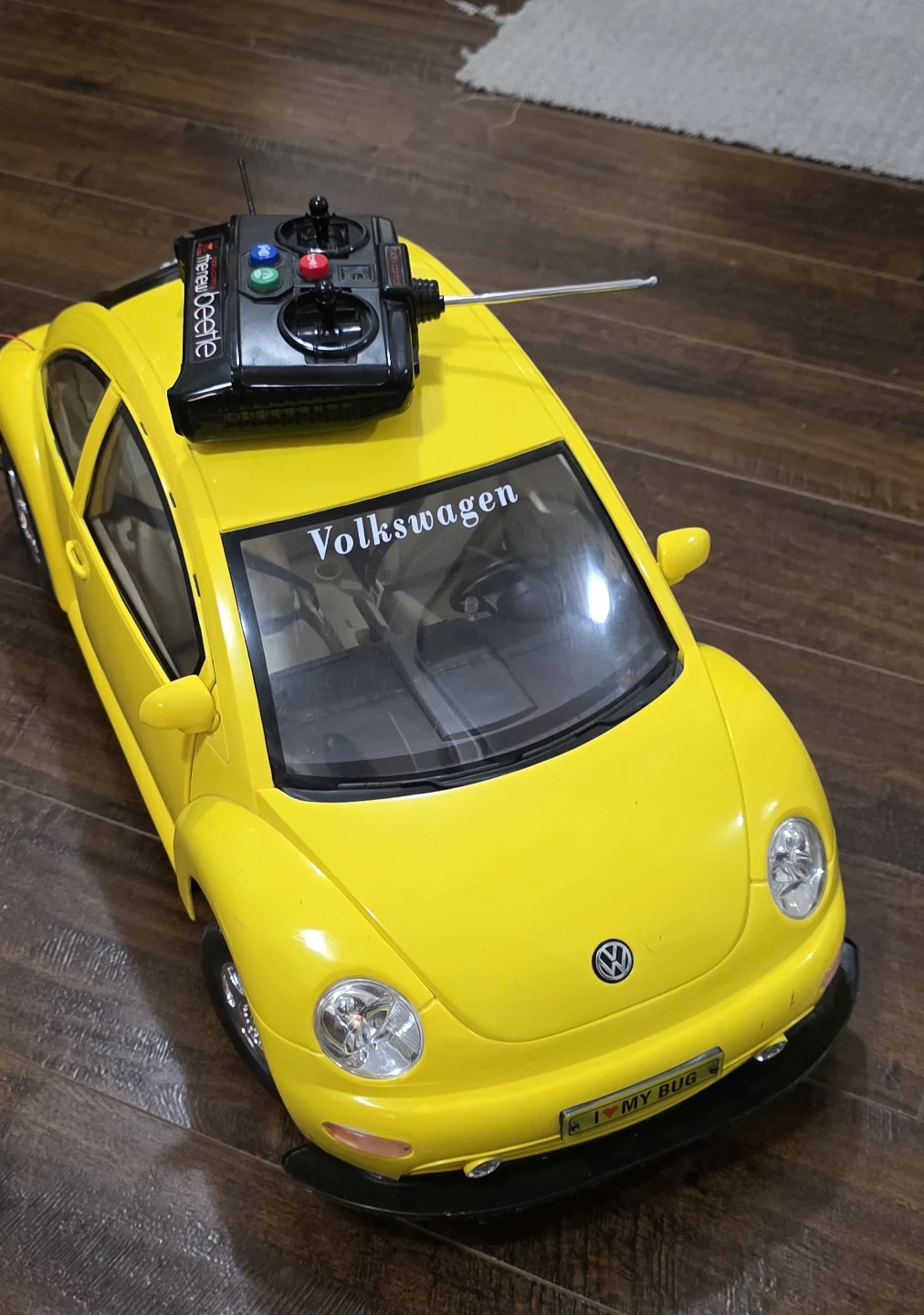 Yellow Volkswagen Beetle Remote Control Car - photo 4