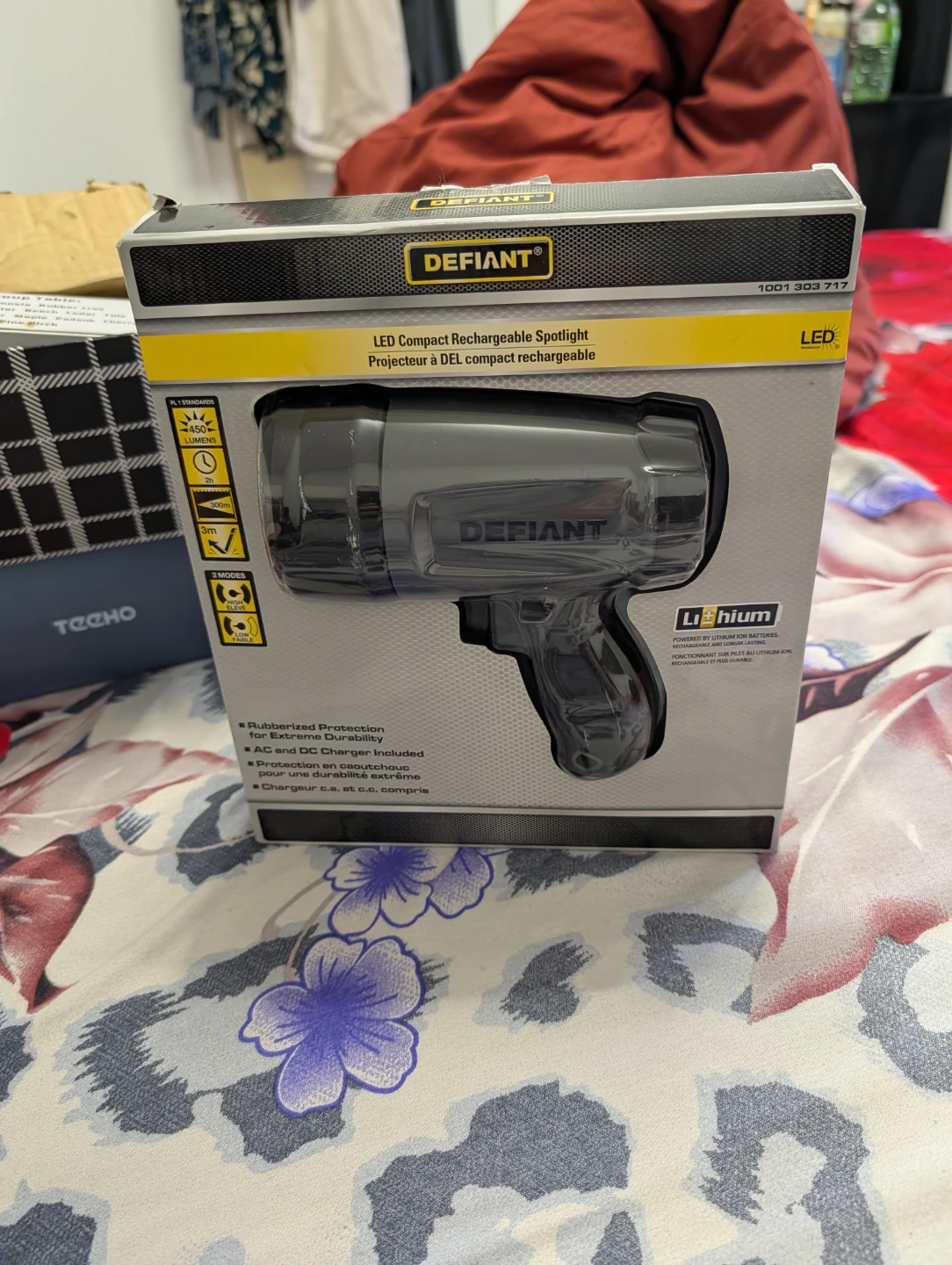 Defiant LED Compact Rechargeable Spotlight