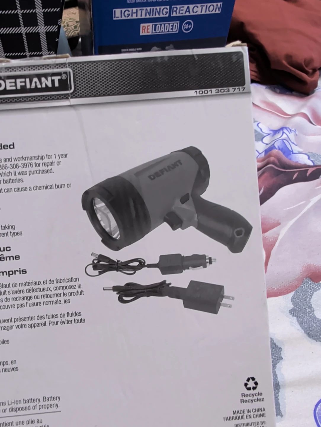 Defiant LED Compact Rechargeable Spotlight - photo 3