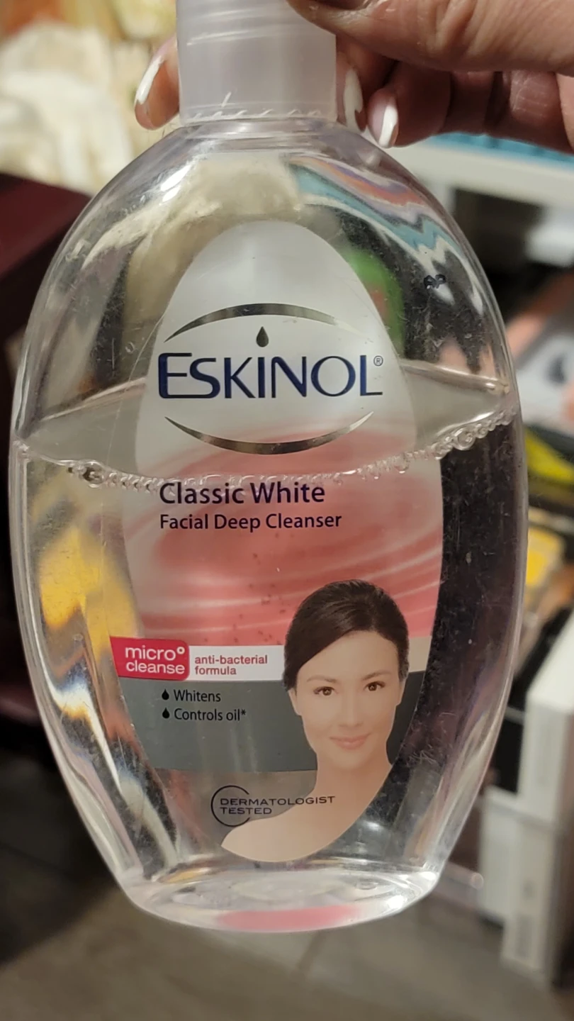 Eskinol Classic White Facial Deep Cleanser 225ml