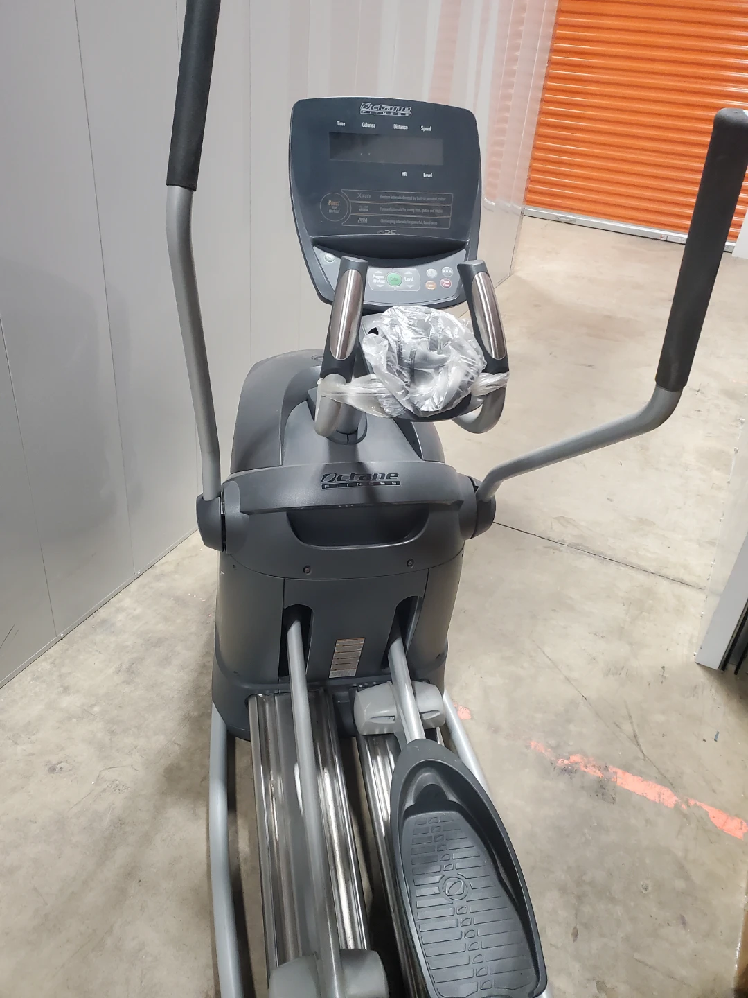 Octane Fitness Elliptical Trainer - photo 2