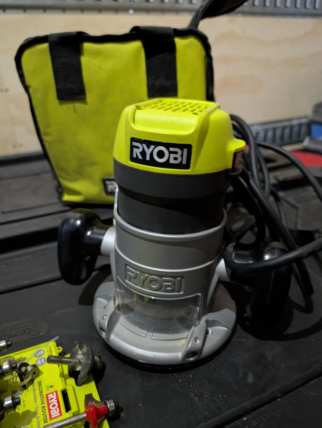 Ryobi Router Bit Set with Router bits and Bag