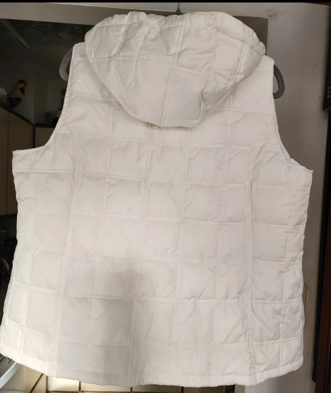 GAP White Puffer Vest with Hood - photo 2