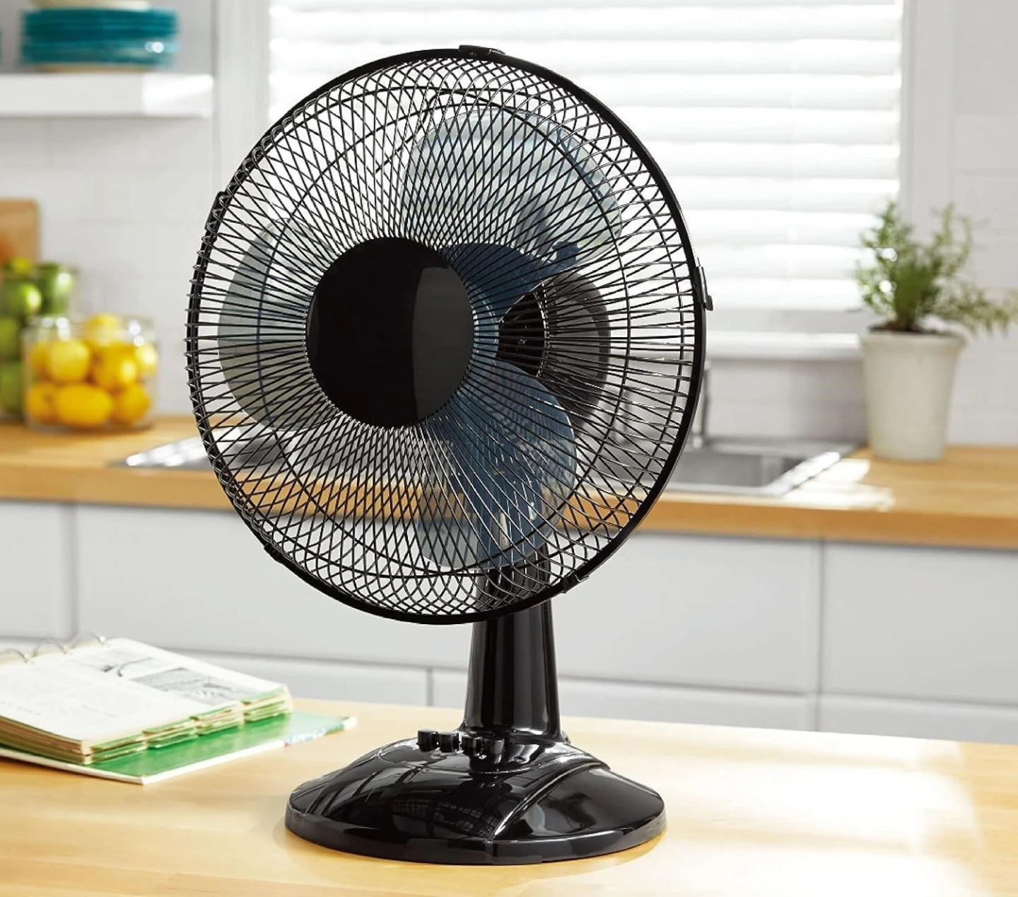 Black Oscillating Desk Fan - photo 2
