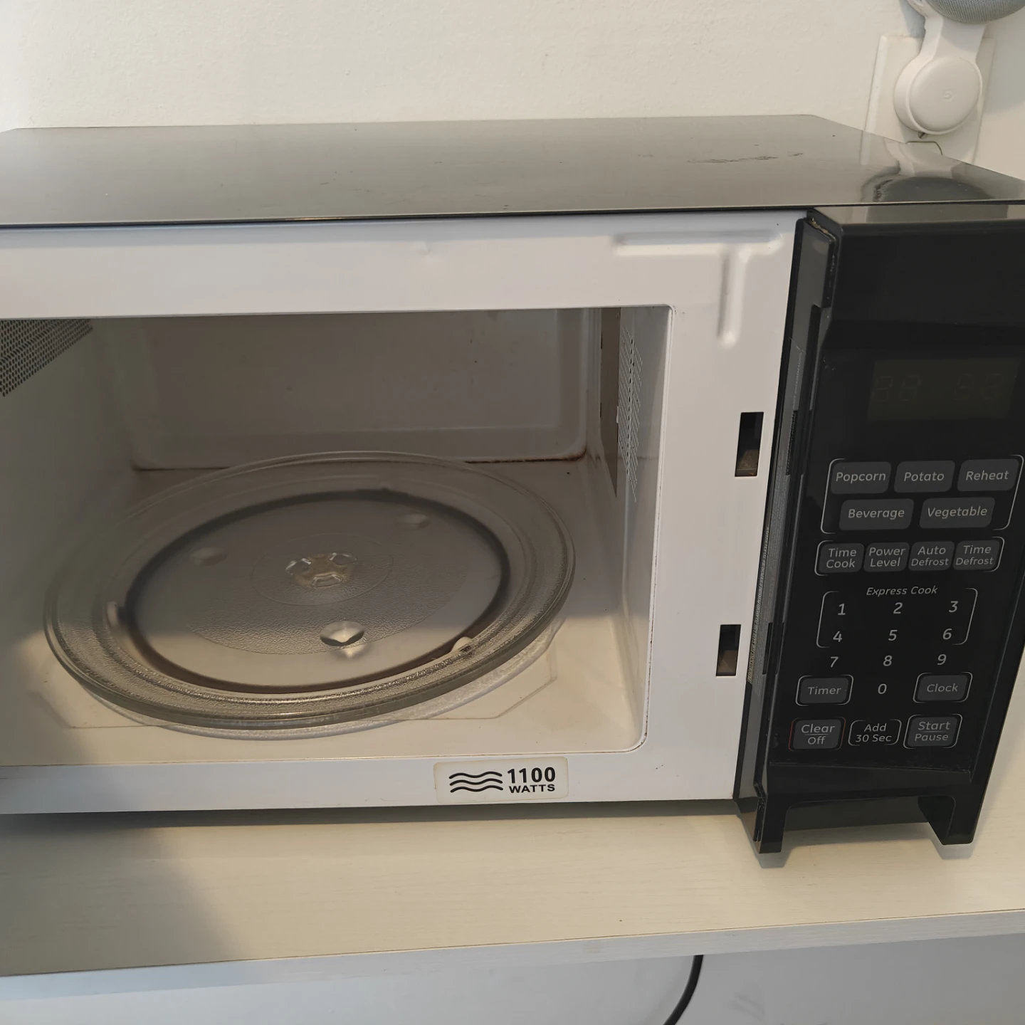Oster Black Microwave - 1100 Watts - photo 4