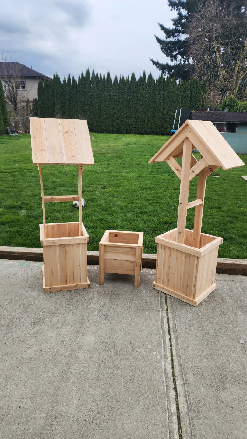 🌿 HANDMADE CEDAR WISHING WELL PLANTER 🌿