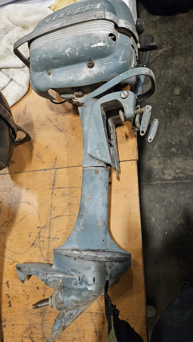 Evinrude boat motor - photo 4