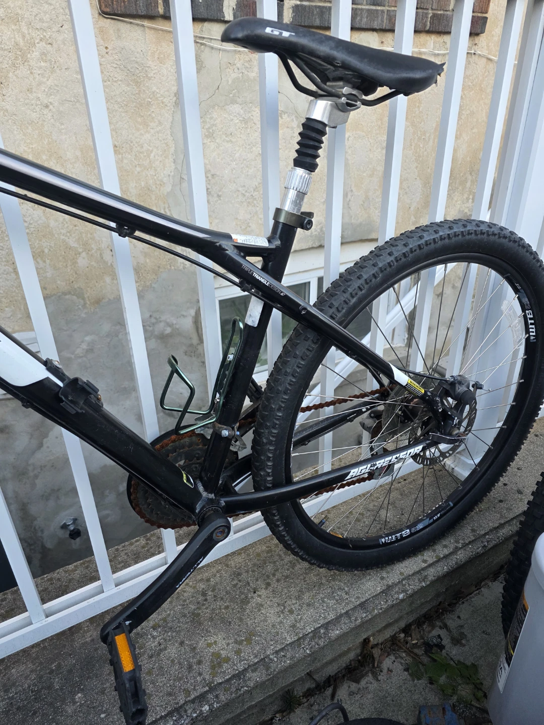 GT Mountain Bike - photo 2