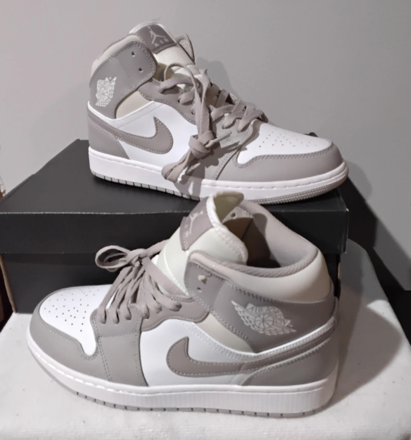 Air Jordan 1 Mid SE Sneakers
