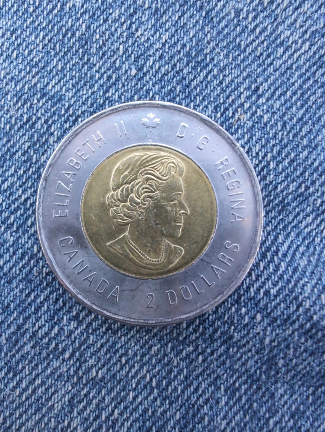 2020 Canadian $2 Toonie featuring Bill Reid artwork - photo 2