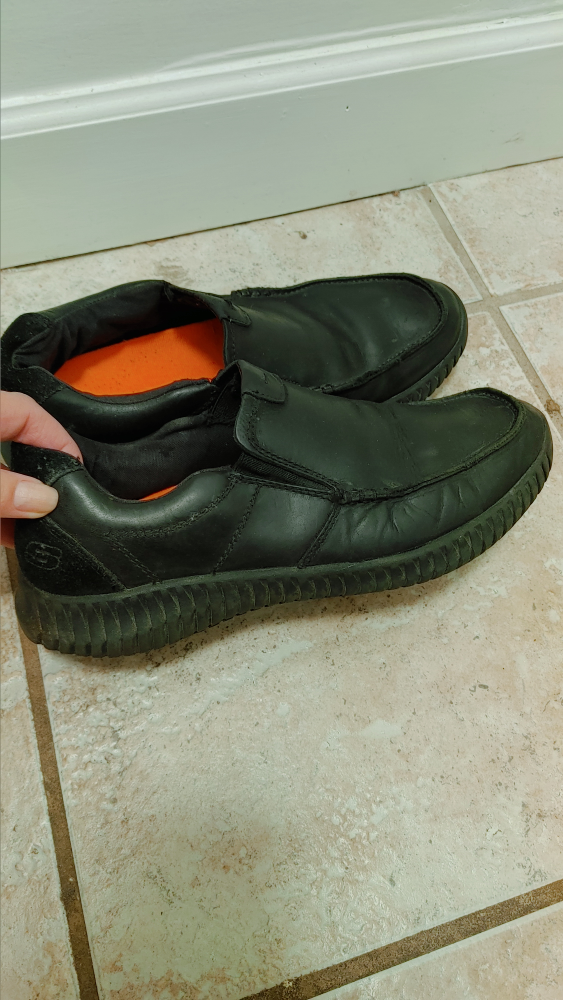 Women's Skechers Black Slip-On Shoes size 8.5